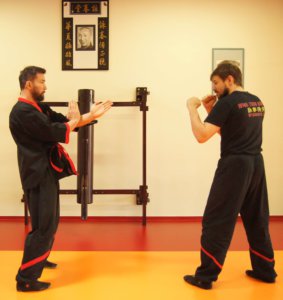 Foto 3 - Sifu Chris Collins v bojovem postaveni WT